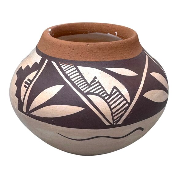 Vtg Native American Pottery Stella Teller Isleta Bird Desert 4" Tall Signed READ - Picture 2 of 7